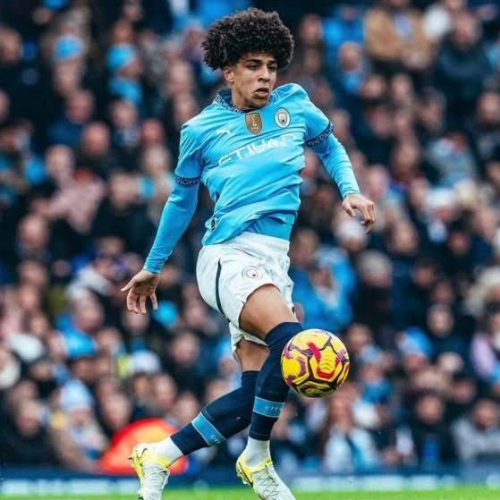 曼城王朝受挫，阿森纳夺冠在望