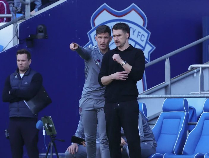 前阿森纳球星拉姆塞以3小时0分30秒的佳绩完成伦敦马拉松