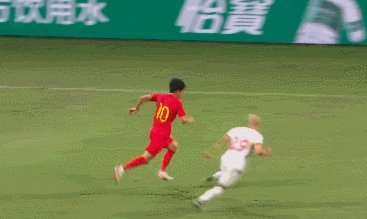说下潘的两次失误导致丢球，这两个球怎么都说不到后卫身上