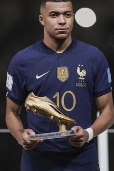 命运错位！姆巴佩巴黎7年无缘欧冠，离队后巴黎完成两连冠