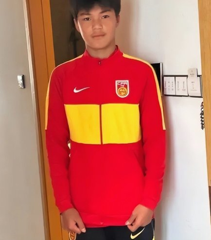 比利亚雷亚尔与刘凯源续约，他将继续在青训学院接受培养