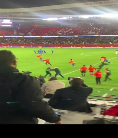 民主刚果1-0领先英格兰！西彭加破门后空翻庆祝