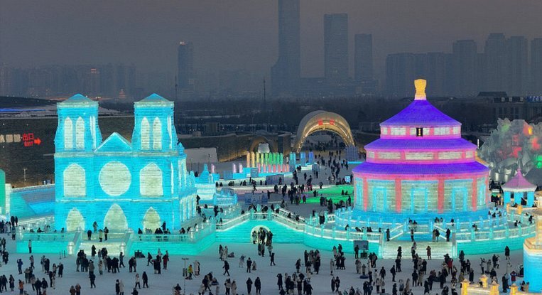 图片报：沙尔克希望签下德国左后卫戈森斯，佛罗伦萨想送走